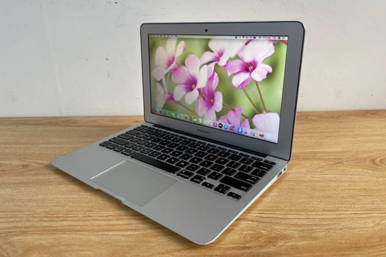 苹果MacBook air(md711A)超薄笔记 苹果MacBook air(md711A)超薄笔记