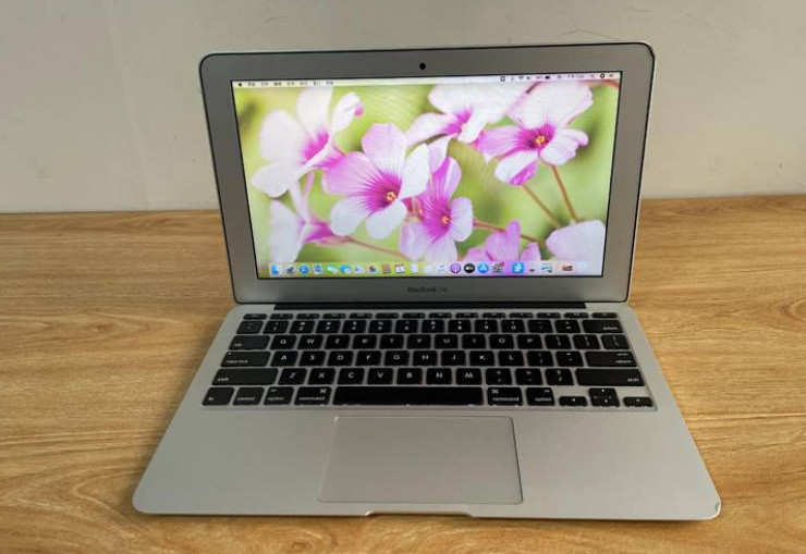 苹果MacBook air(md711A)超薄笔记 苹果MacBook air(md711A)超薄笔记
