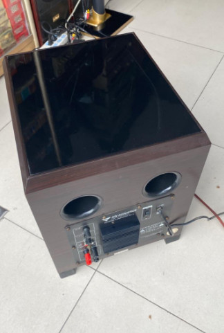 转让一台有源低音炮,成色非常好,低音喇叭12寸 转让一台有源低音炮,成色非常好,低音喇叭12寸