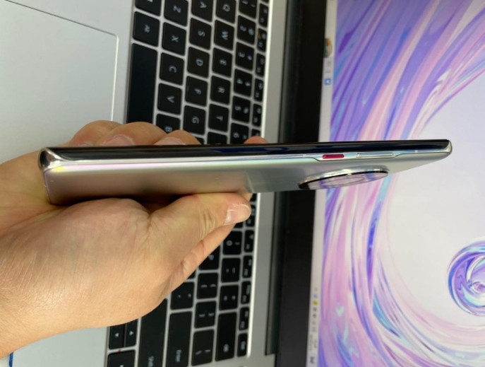 华为Mate 40 Pro 5G 8+256 华为Mate 40 Pro 5G 8+256