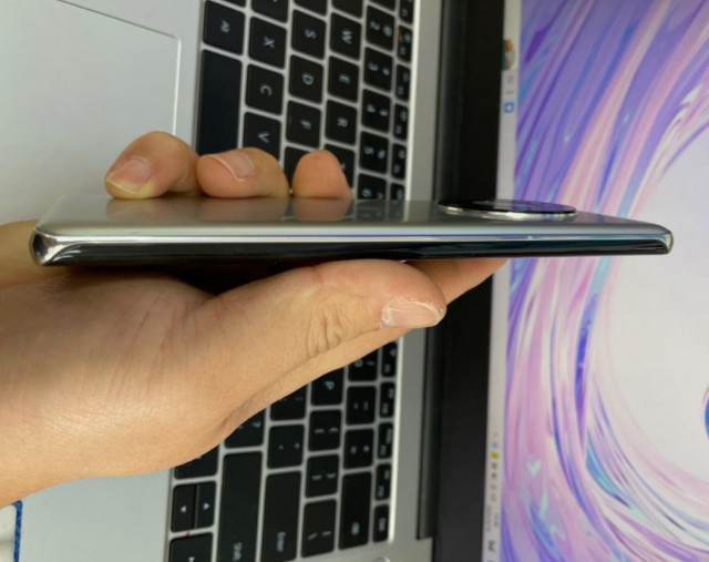 华为Mate 40 Pro 5G 8+256 华为Mate 40 Pro 5G 8+256